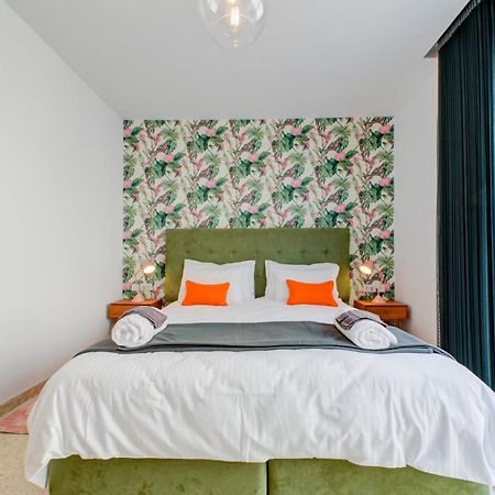 Colorful & Spacious Home With Yard - Close To Xemxija Bay خليج سانت بول المظهر الخارجي الصورة